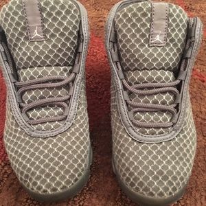 Boys 13c Nike sneakers!!